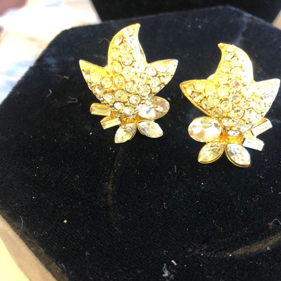 Austrian Crystal Pavé Leaf Clip On Earrings-Boutique - Picture 3 of 5